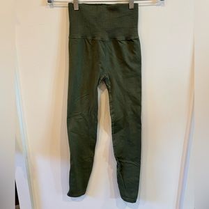 NWOT **SECRET MOSS** FP Movement Good Karma Leggings